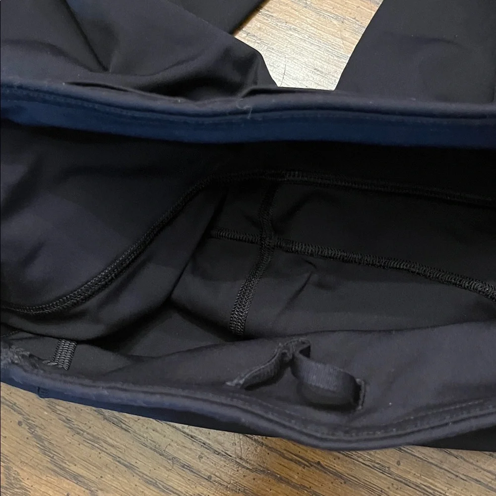 Lululemon Black High-Waisted 7/8 Leggings with‎ Reflective Detail, size 4